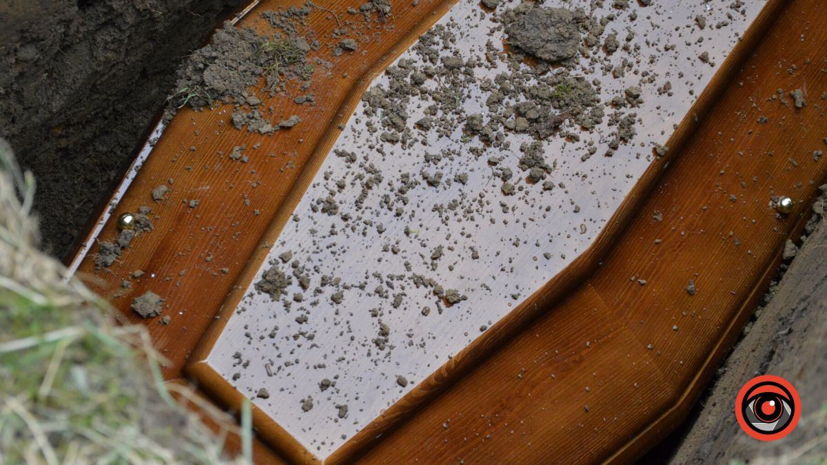 Рідний Стопчатів провів в останню дорогу Дмитра Павличка | Фото та відео 25