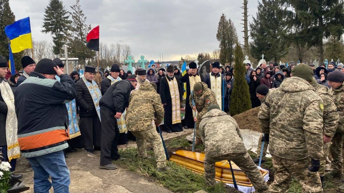 На Городенківщині в останню дорогу провели вірного сина України Володимира Березовського 9