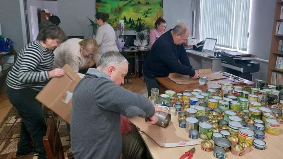 На передову з Печеніжина передадуть 210 окопних свічок 1