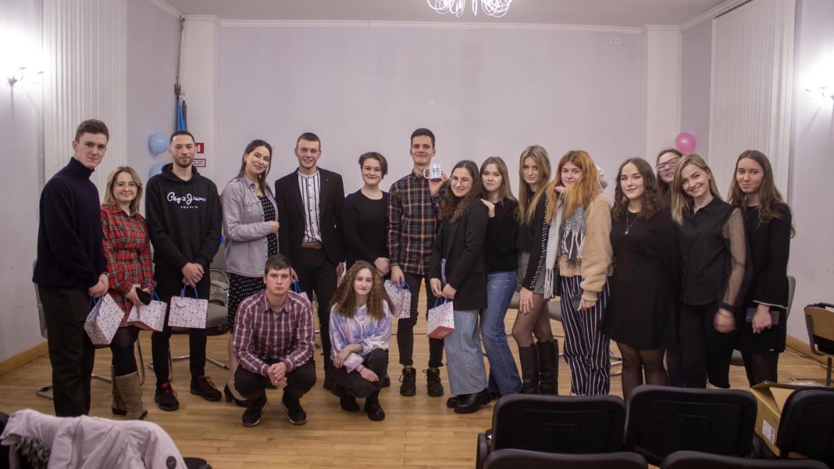 Як у Коломиї пройшло благодійне шоу "Хто зверху?" 4