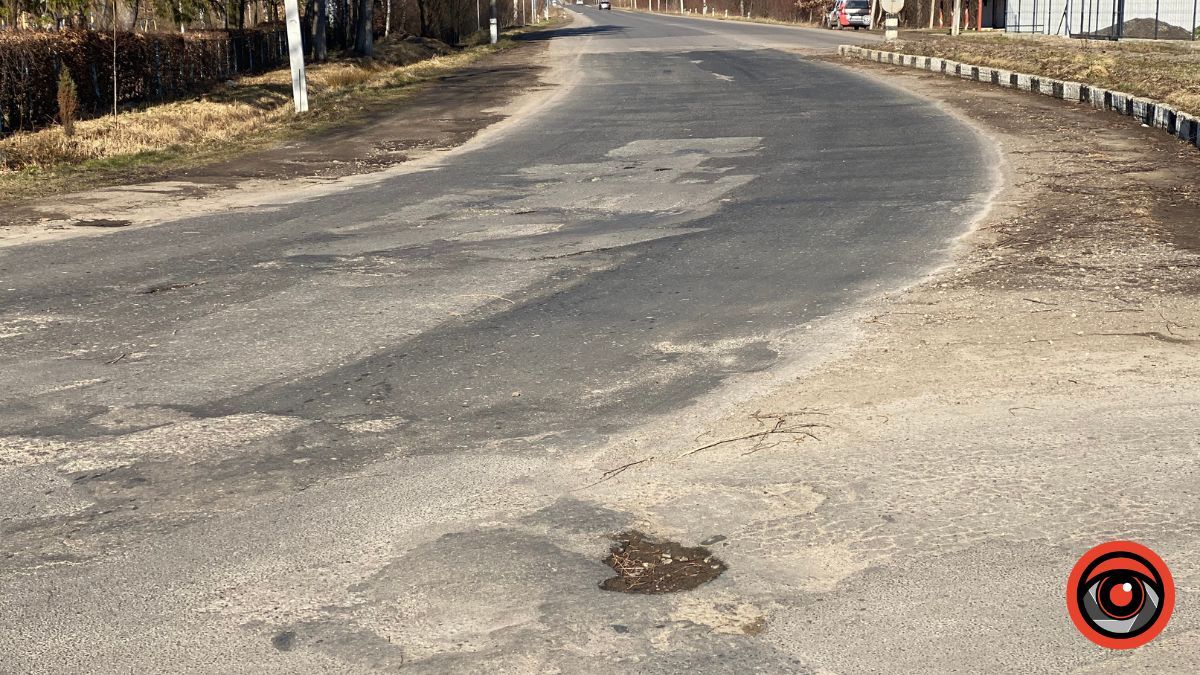 Кільцева розв'язка на Франківськ досі у жахливому стані 9