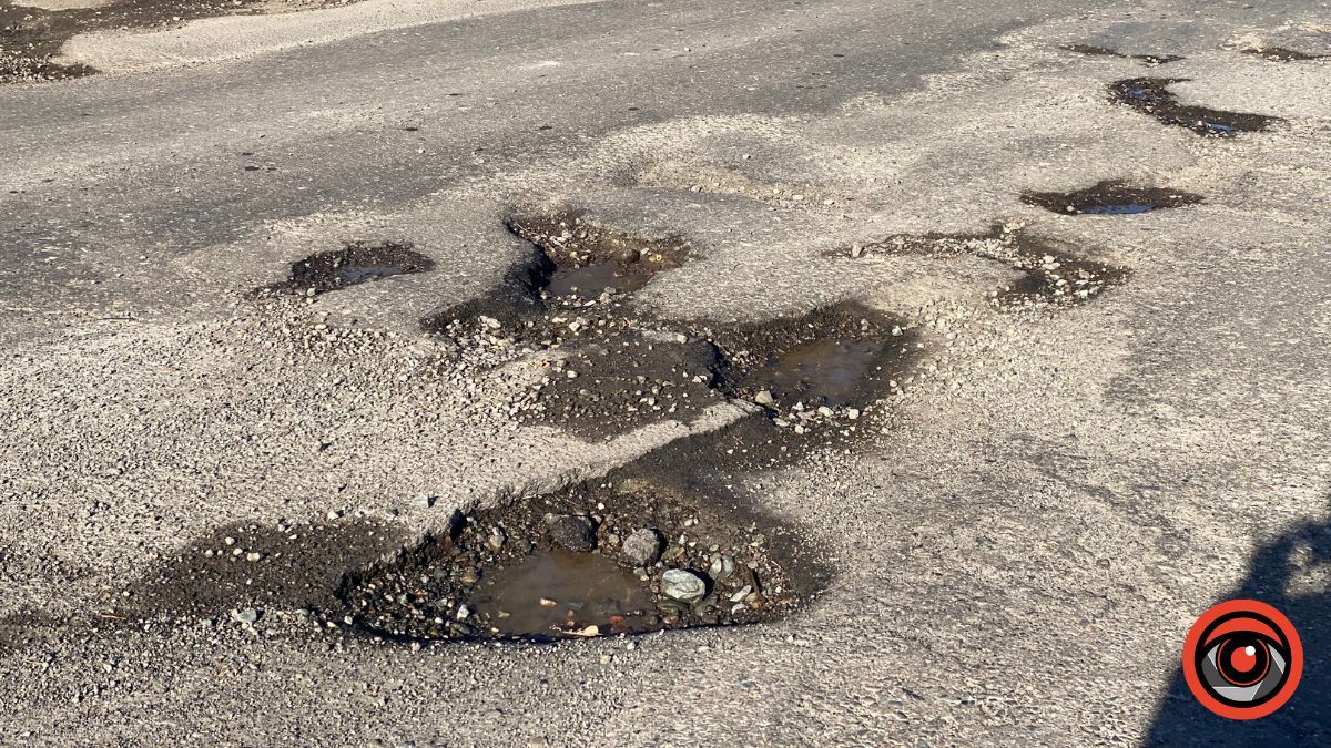 Кільцева розв'язка на Франківськ досі у жахливому стані 8