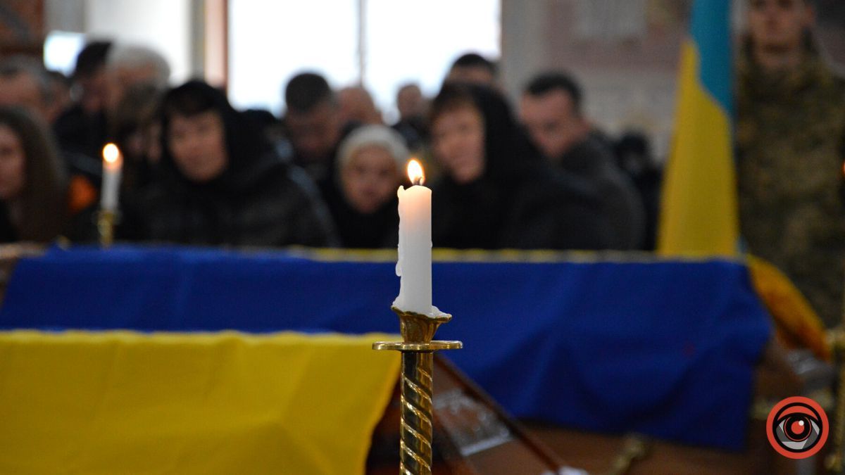 Коломия провела в останню дорогу Героїв Сергія Правдивого та Михайла Николаїва 9