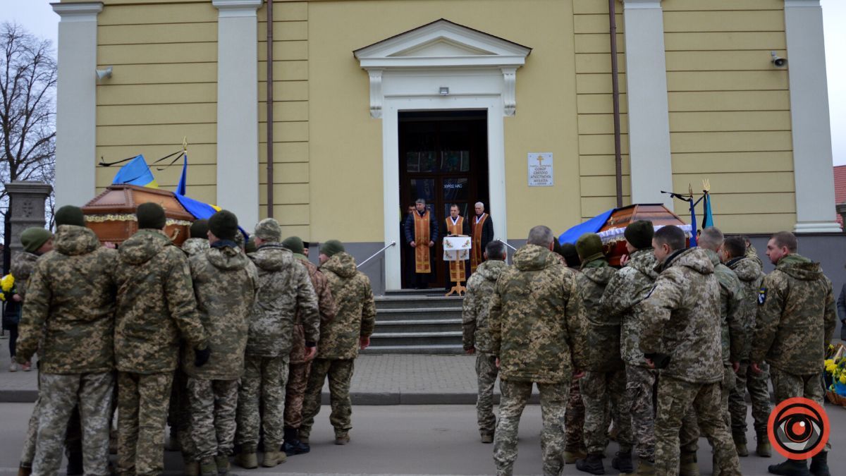 Коломия провела в останню дорогу Героїв Сергія Правдивого та Михайла Николаїва 27
