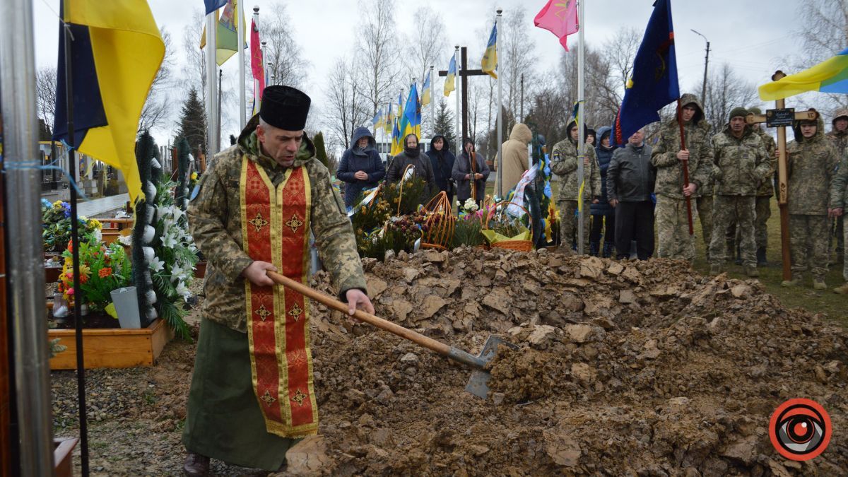 Коломия провела в останню дорогу Героїв Сергія Правдивого та Михайла Николаїва 38