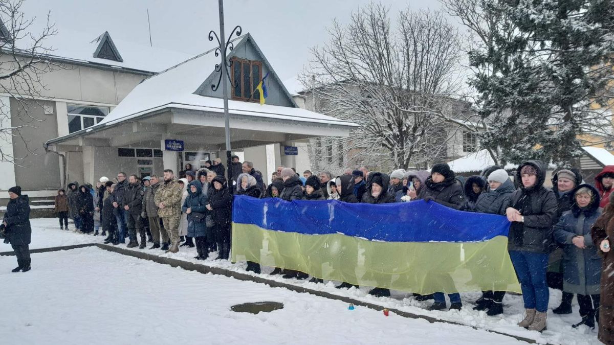 Отинія зустріла загиблого Героя Дмитро Годованця 3