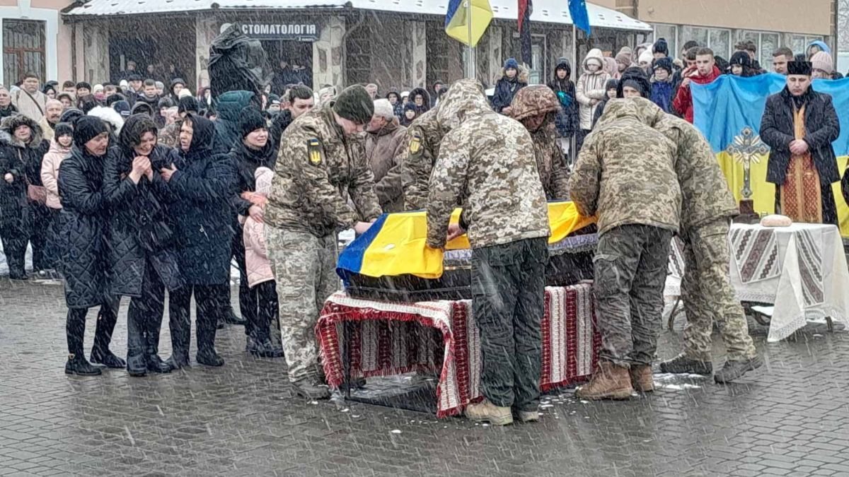 Отинія зустріла загиблого Героя Дмитро Годованця 4