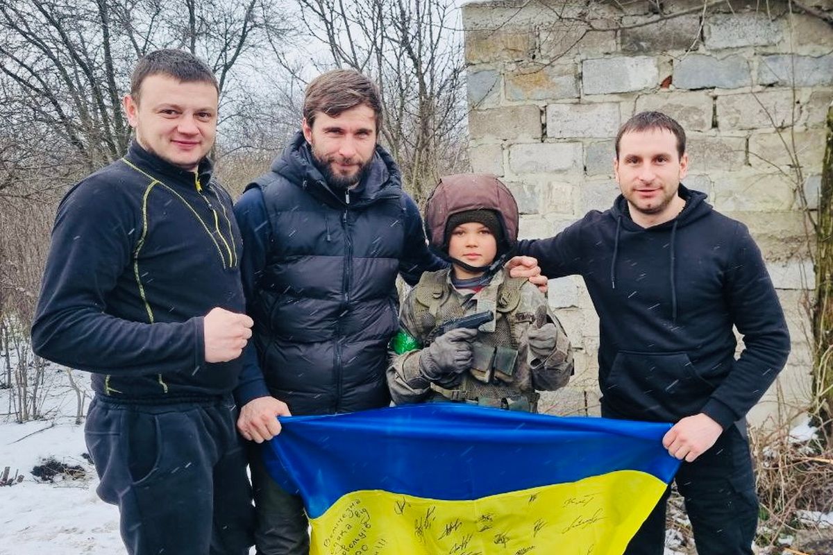 Волонтери з центру "Локомотив" відвезли допомогу коломийським воїнам на запорізькому та донецькому напрямках 2