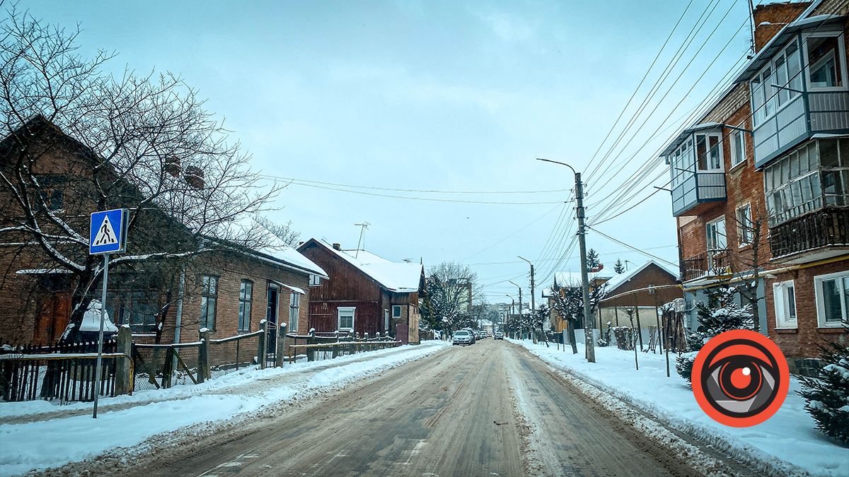 В якому стані дороги Коломиї після нічного снігопаду 5