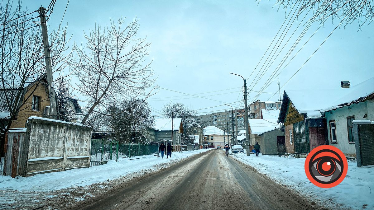 В якому стані дороги Коломиї після нічного снігопаду 7