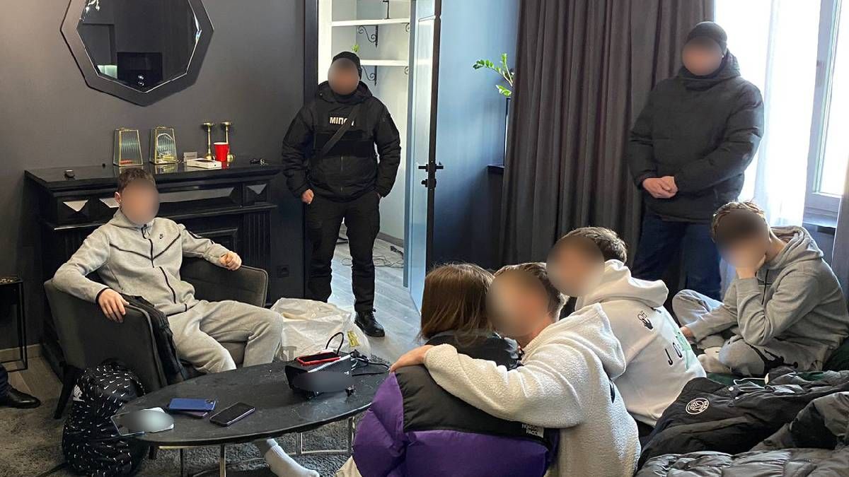 П'яні секс-вечірки організатори називали благодійними стрімами на ЗСУ: деталі скандалу 3