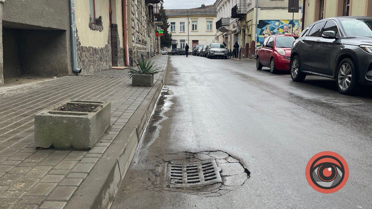 Може статись халепа: на вулиці Пекарській провалюється асфальт 2