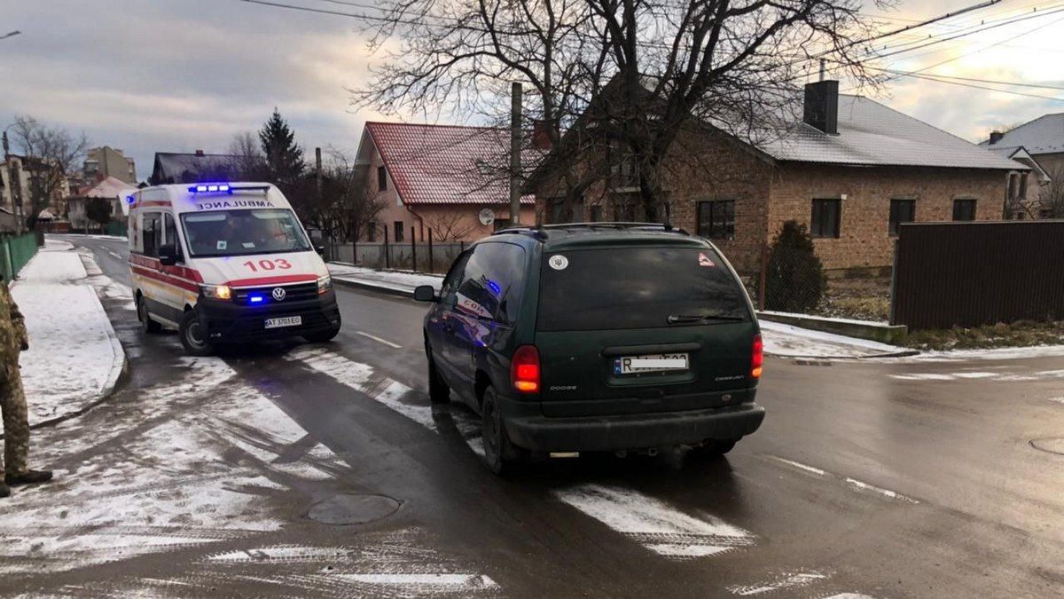 У Коломиї під колеса автівки потрапила дівчинка