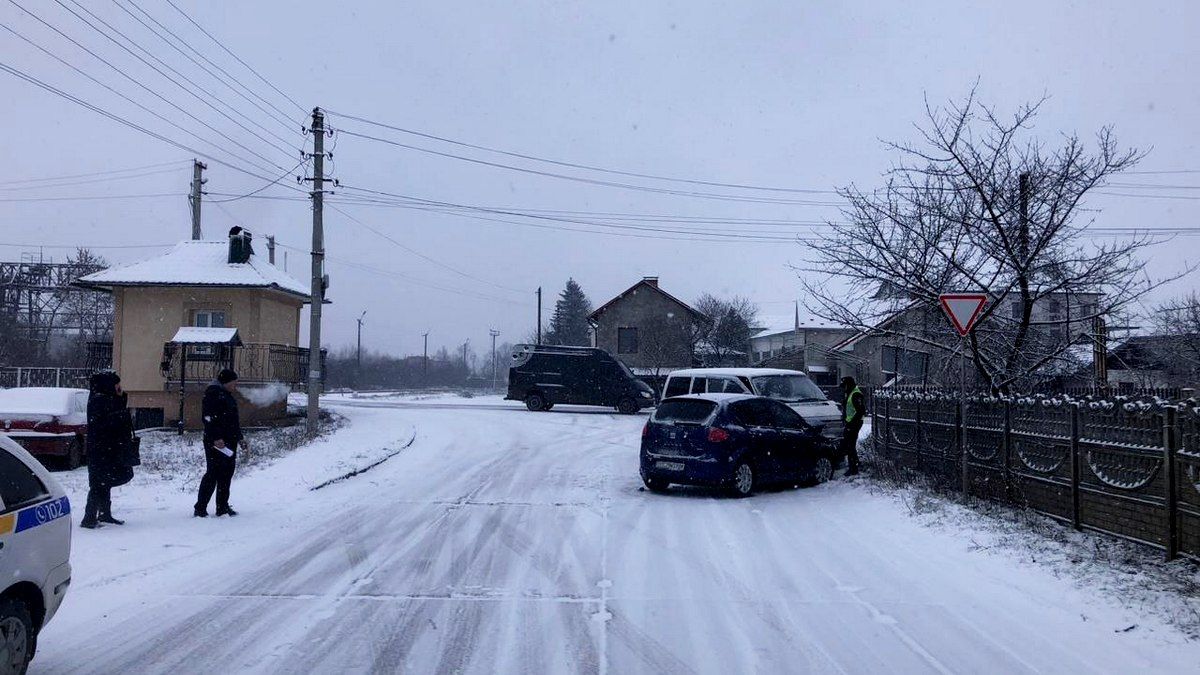У Коломиї на вул. Шарлая зіткнулись дві автівки 1