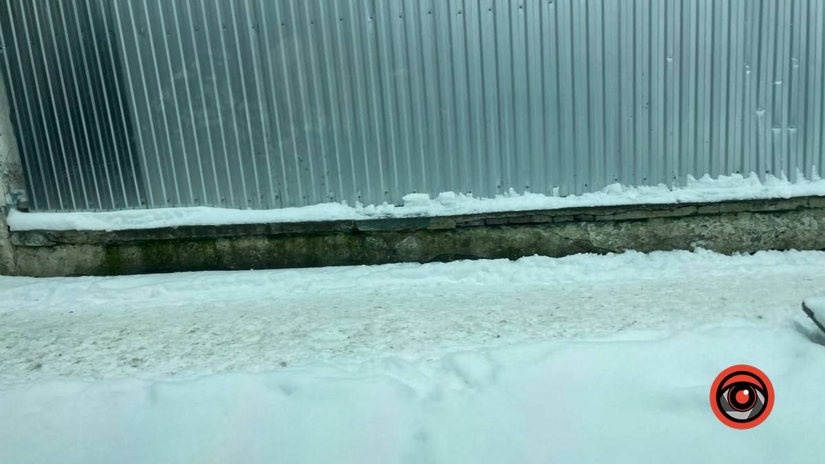 Як розчищають тротуари в Коломиї 18