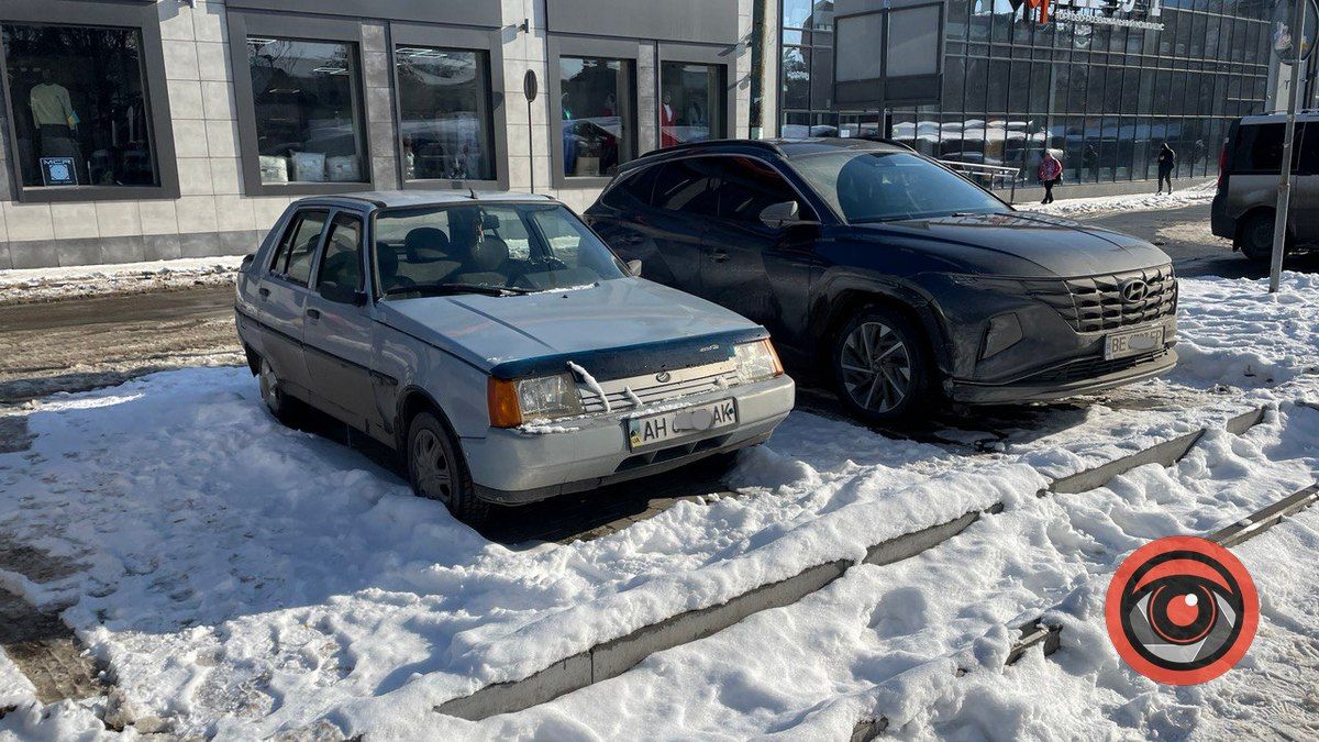Чи розчистили від снігу платні парковки у Коломиї? 5