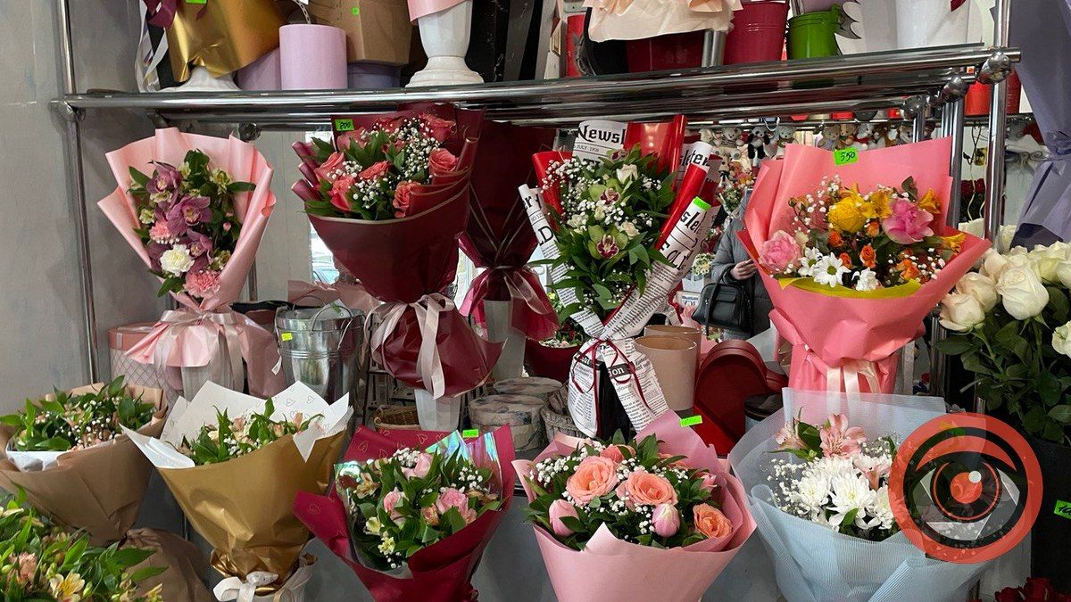 Які ціни на квіти у Коломиї перед Днем закоханих? 10