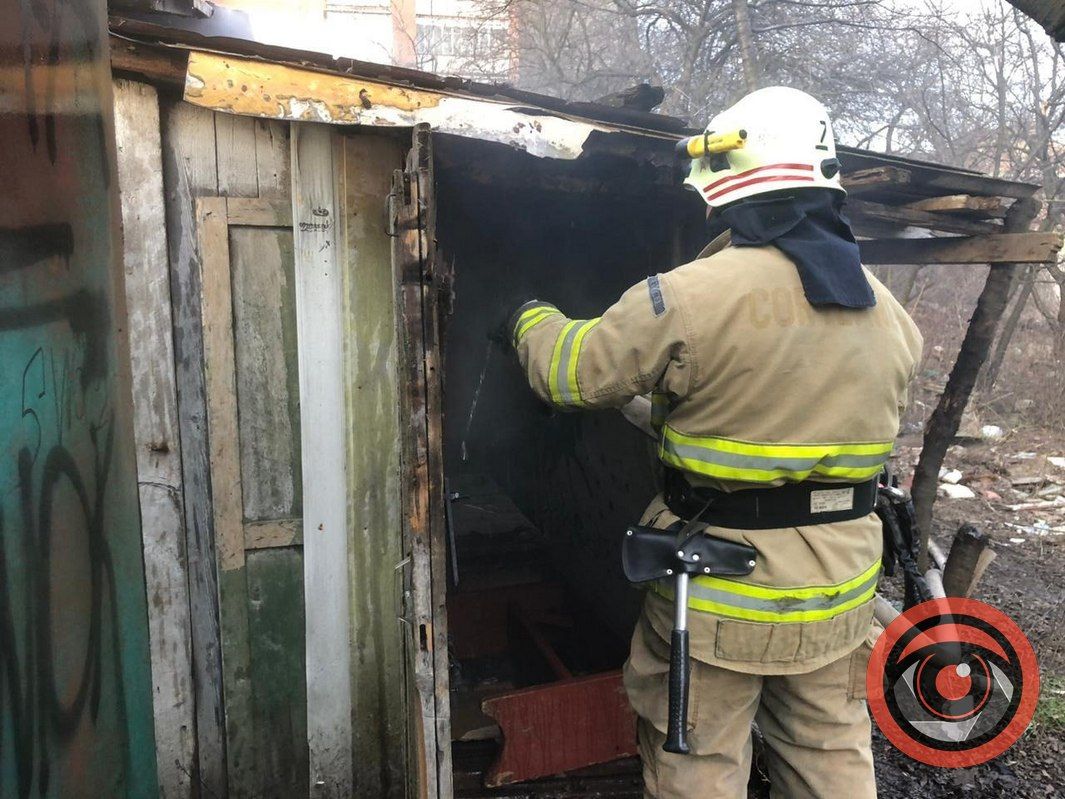 У Коломиї на вулиці Мазепи горів гараж 5