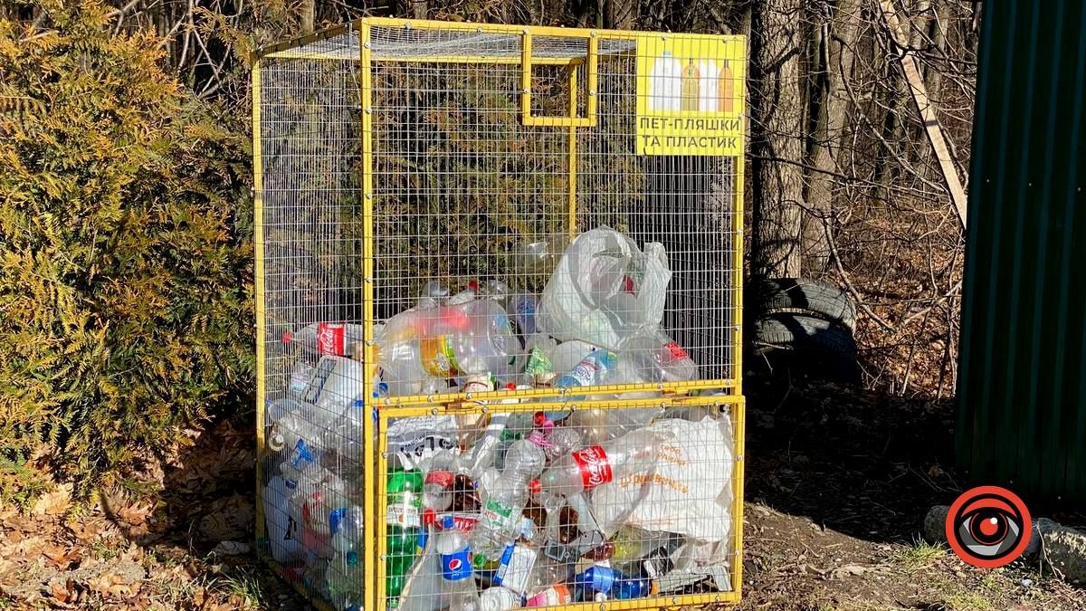 Насмітили й так лишили: у лісі біля Шепарівців влаштували звалище 16