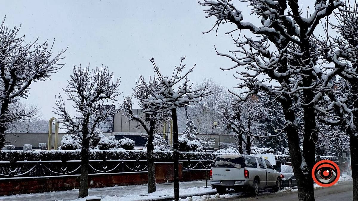 Засніжений зимовий день у Коломиї | Фоторепортаж 24