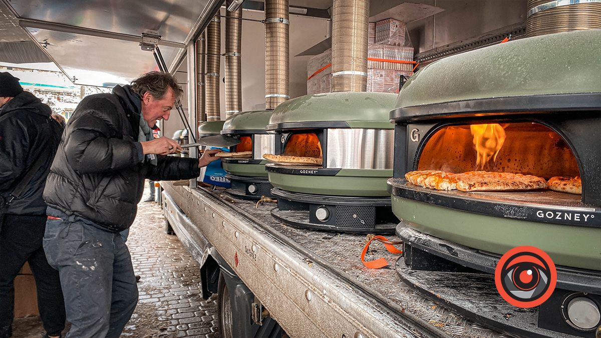 Школярів ліцею №5 в Коломиї пригощали піцою безкоштовно 4