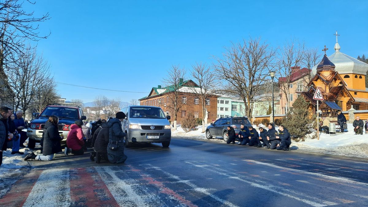На Верховинщині в останню дорогу провели Героя Михайла Кознюка 5