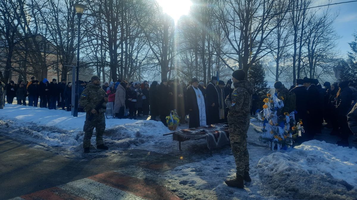 На Верховинщині в останню дорогу провели Героя Михайла Кознюка 7