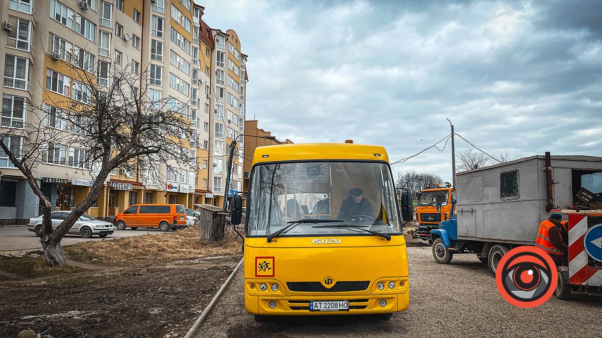 Старшокласники з Іванівців, Товмачика добираються до Коломиї на шкільному автобусі 2