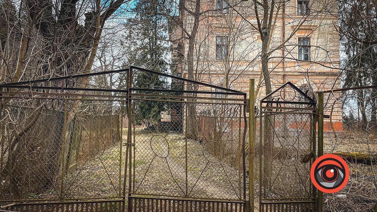 Тютюнова фабрика у Заболотові: графська ресторація, власний зоопарк і нинішні руїни 9