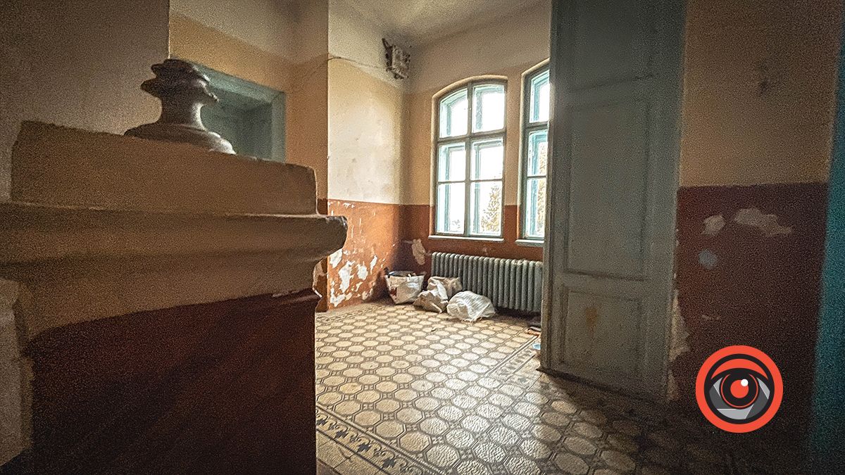 Тютюнова фабрика у Заболотові: графська ресторація, власний зоопарк і нинішні руїни 16