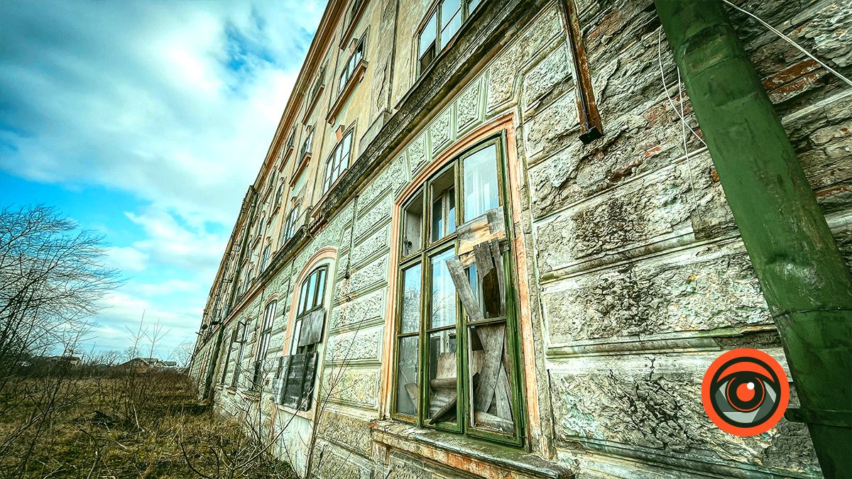 Тютюнова фабрика у Заболотові: графська ресторація, власний зоопарк і нинішні руїни 21