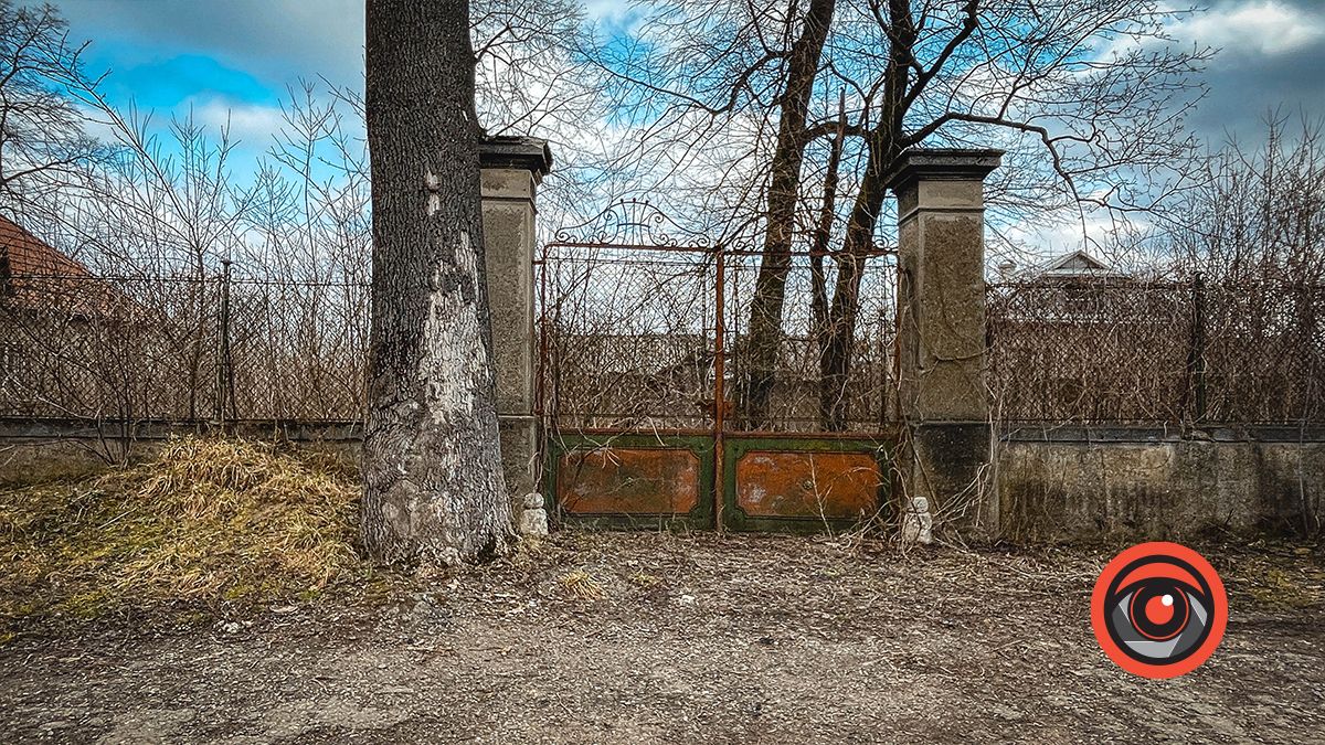 Тютюнова фабрика у Заболотові: графська ресторація, власний зоопарк і нинішні руїни 28