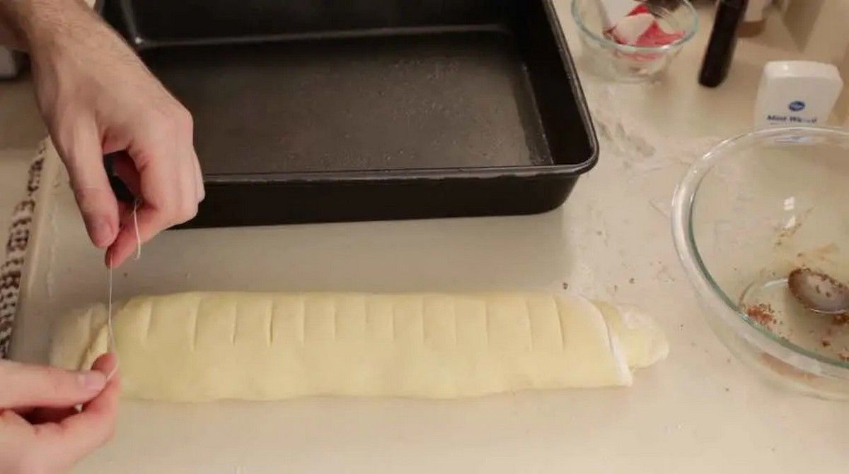 Рецепт запашних домашніх булочок з корицею 7