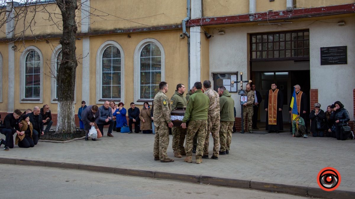 Коломия на колінах зустріла Героя Назарія Цигана 4