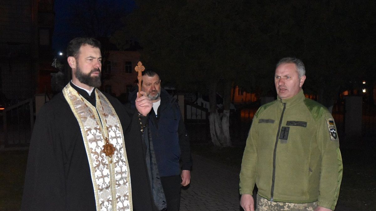 У Коломиї освятили ще одне авто для ЗСУ 1