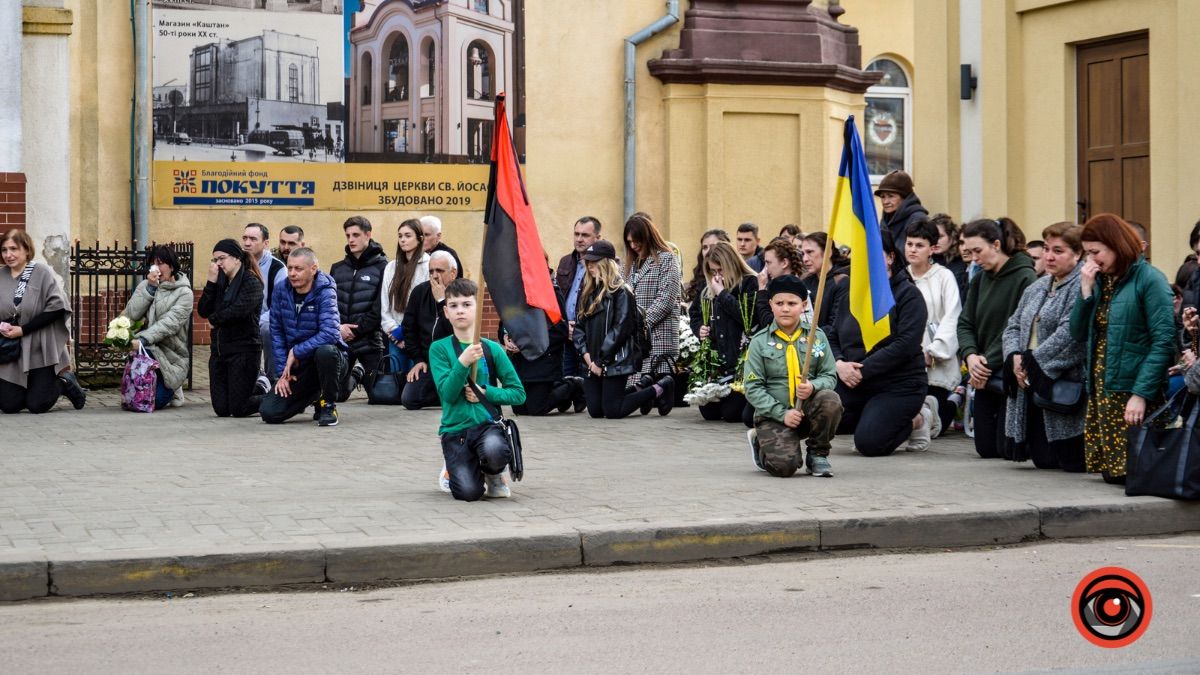 Коломия на колінах зустріла Героя Назарія Цигана 3