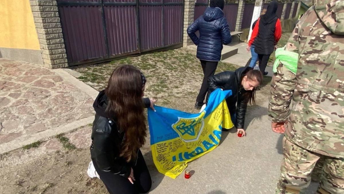 На Городенківщині провели в останню дорогу загиблого Героя Івана Грищука 3