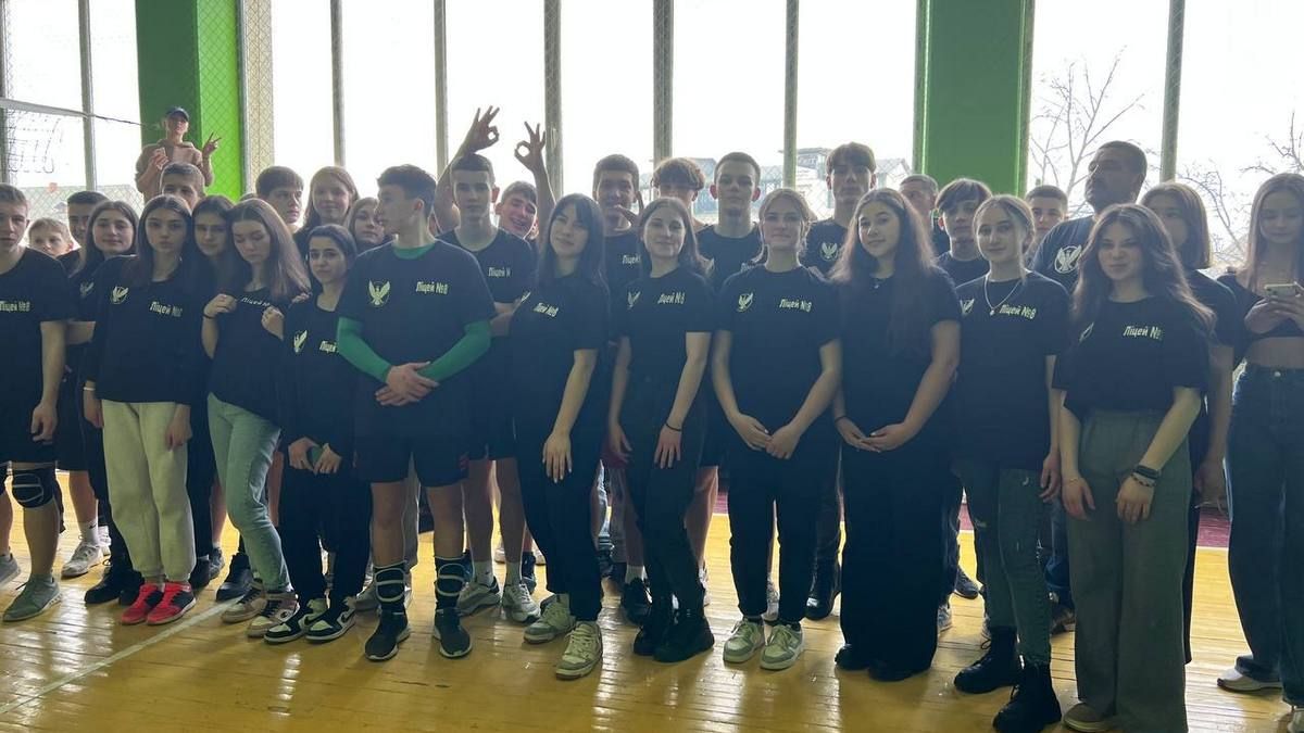 У Коломиї завершився чемпіонат з волейболу: відомі переможці 5