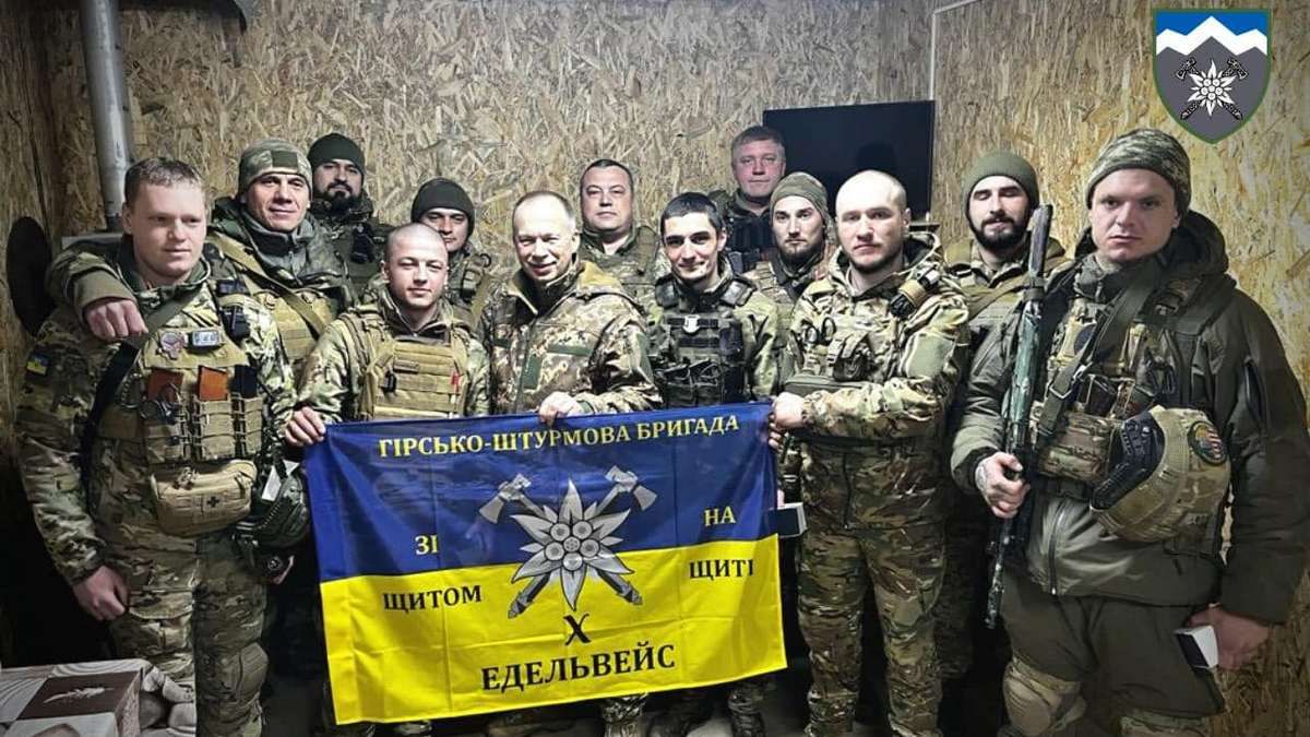 Нагороди воїнам "десятки" вкотре вручив командувач Сухопутних військ