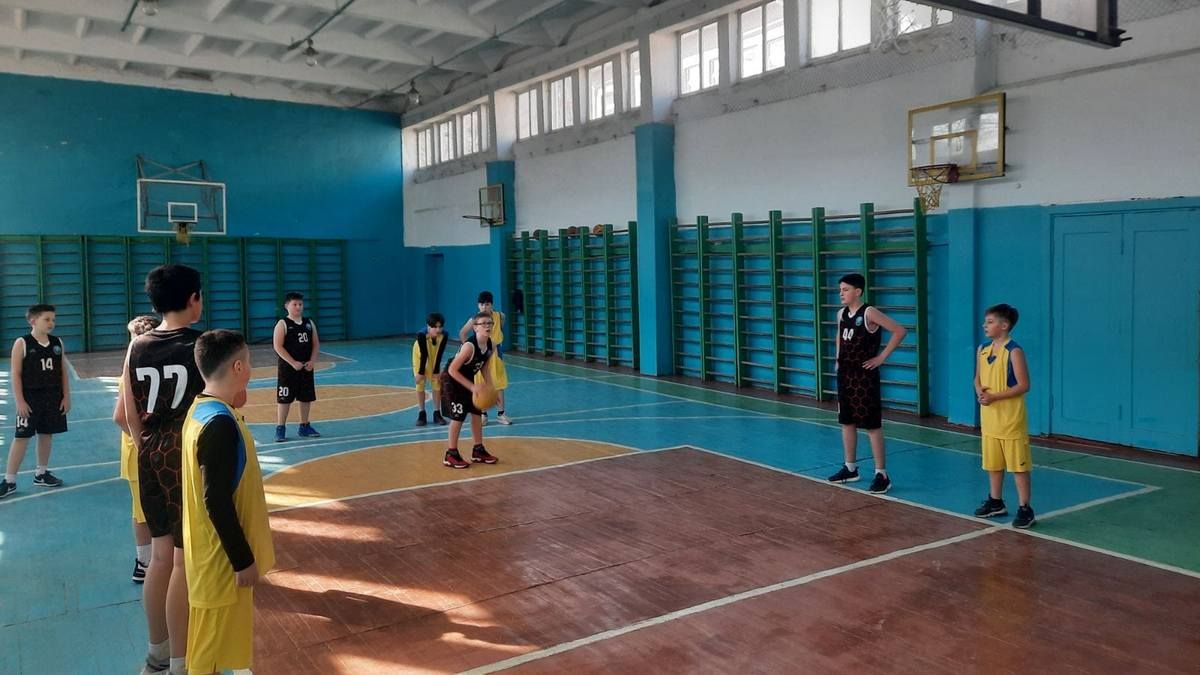 Коломийські баскетболісти посіли 3 місце на обласних змаганнях 1