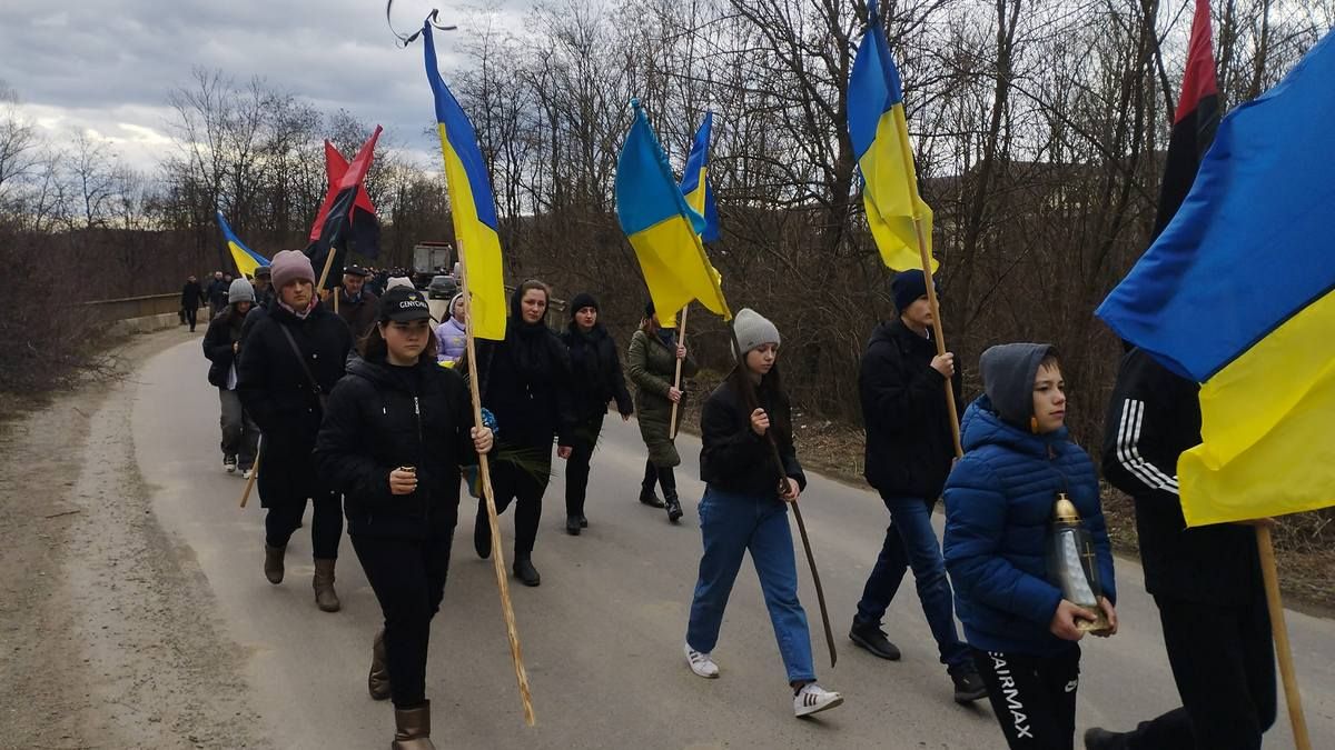 На Косівщині зустріли полеглого Героя Мирослава Яцка 2