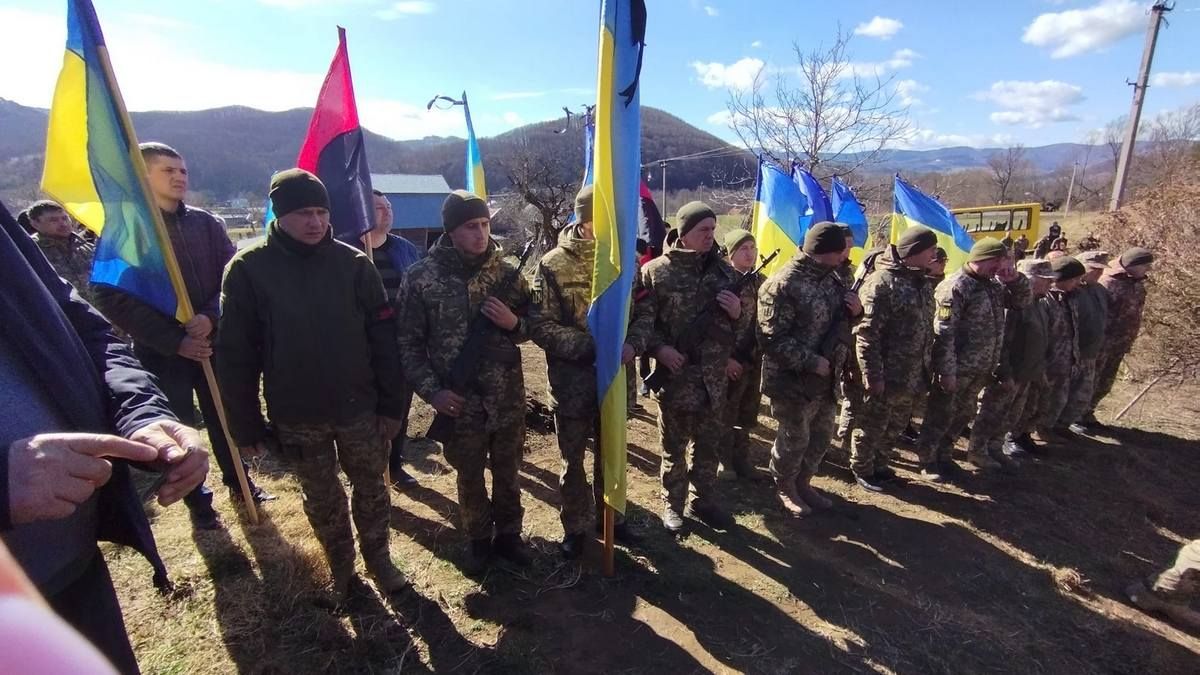 У вічний спочинок провели загиблого Героя Мирослава Яцка з Яблунівської ТГ 5