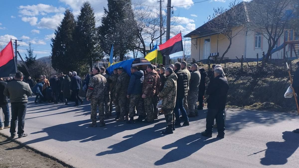 У вічний спочинок провели загиблого Героя Мирослава Яцка з Яблунівської ТГ 3