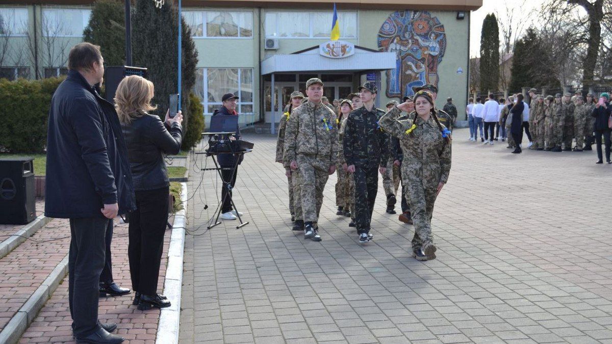 Понад 200 мешканців Городенки демонстрували рівень стройової підготовки 2