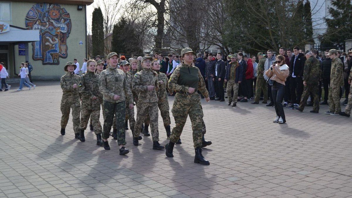 Понад 200 мешканців Городенки демонстрували рівень стройової підготовки