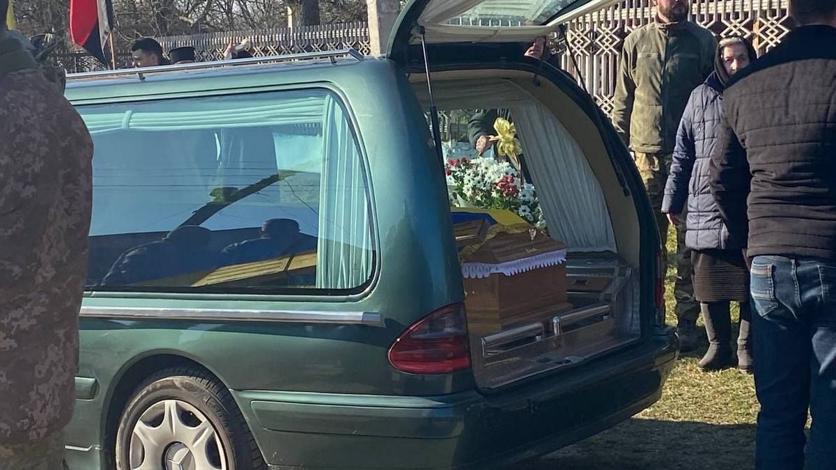 Городенка віддала шану Герою Віталію Шинкаруку 4