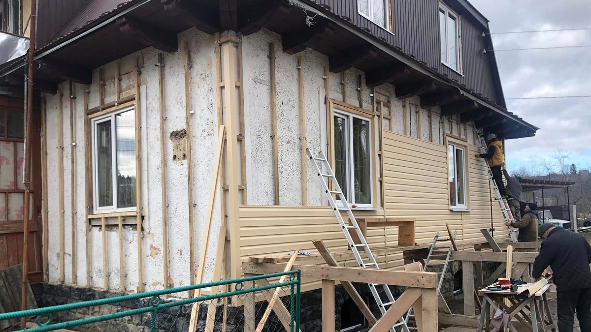 У Делятині відремонтували приміщення комунального підприємства 3