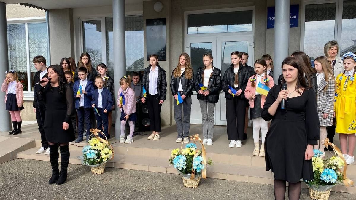 Меморіальну дошку Герою Степану Романюку відкрили на Городенківщині 4