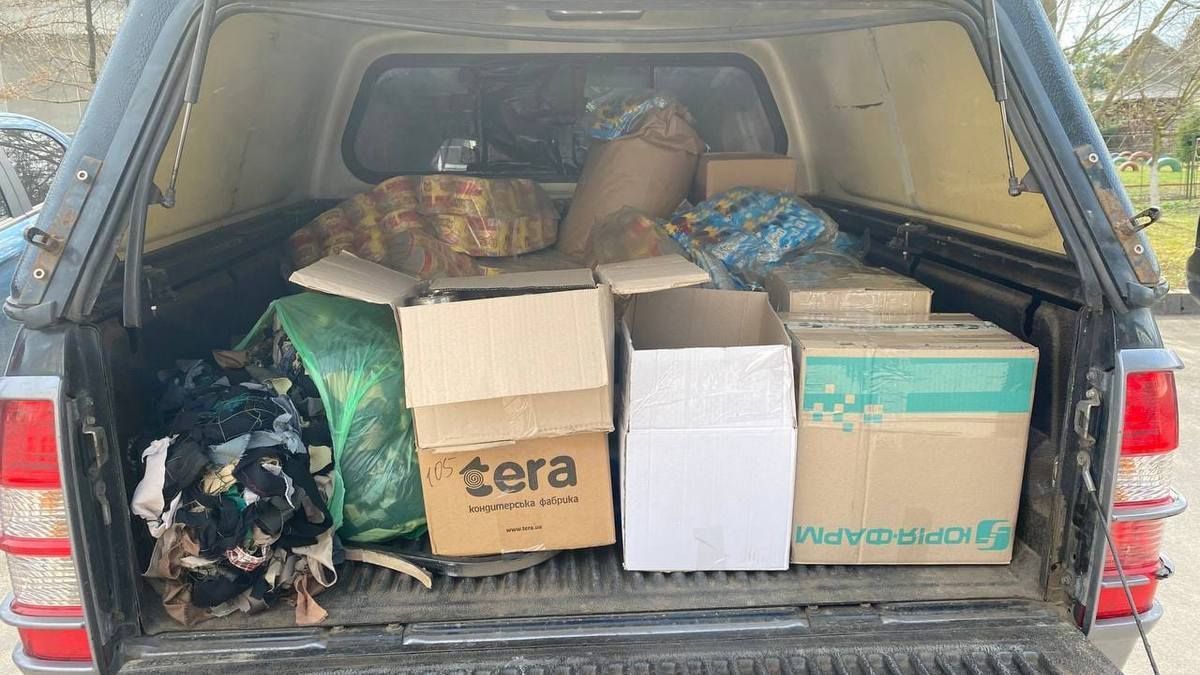 З двох сіл Городенківщини передали захисникам окопні свічки 2