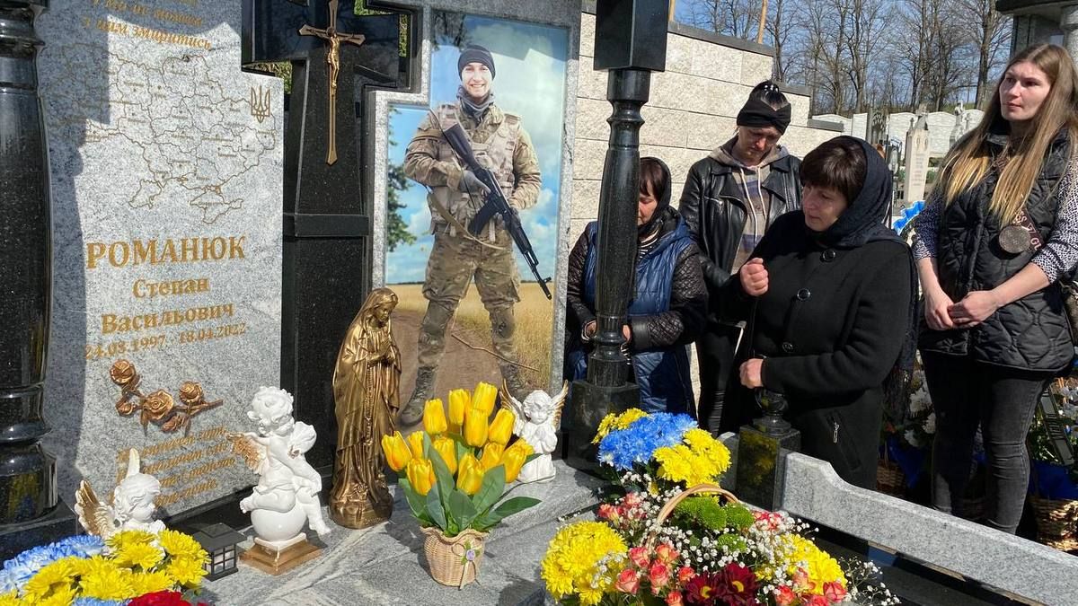 Меморіальну дошку Герою Степану Романюку відкрили на Городенківщині 3